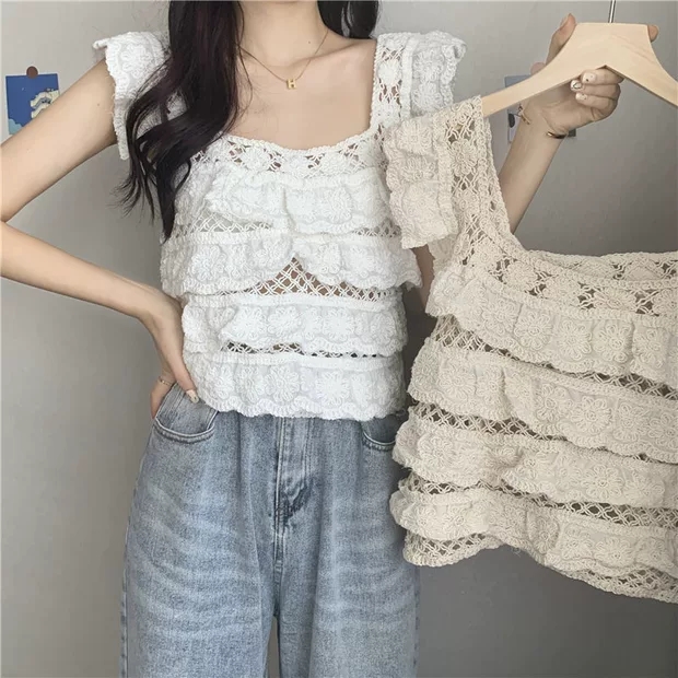 Korean dongdamen French small shirt female collarbone square collar lace hollowed out sleeveless short top summer design sense minority