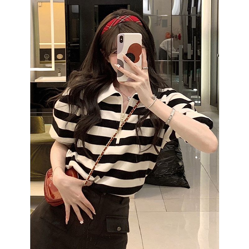2022 new American Retro Black and white stripe Short Sleeve Polo neck zipper front shoulder T-shirt chic top women's summer