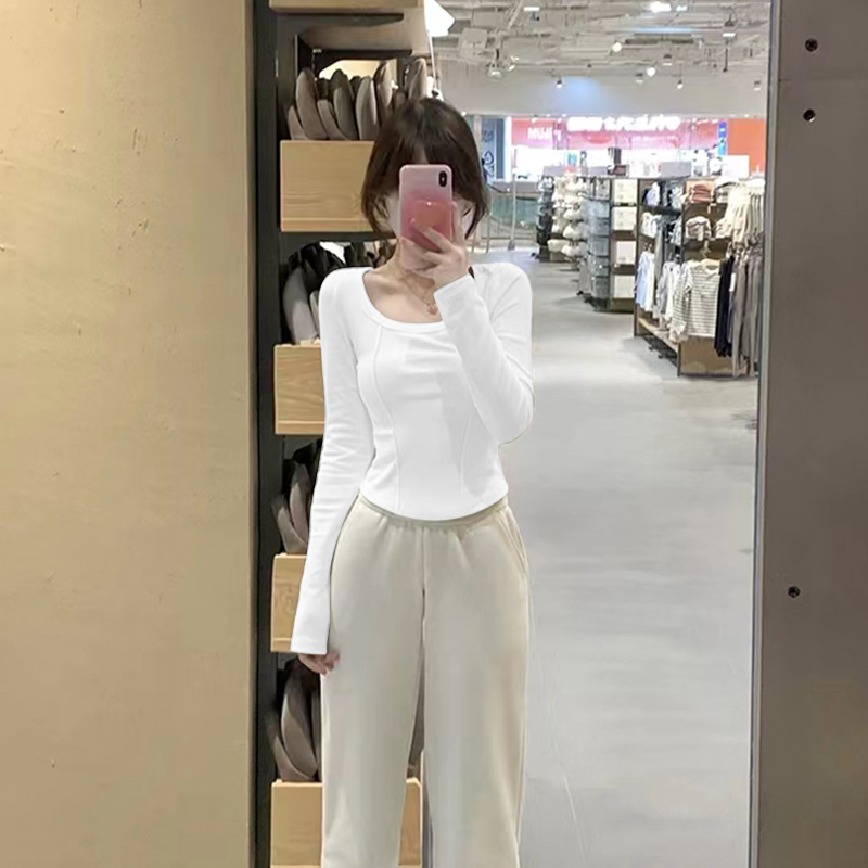 Design sense niche German velvet bottoming shirt women's winter inner wear thickened short shirt hot girl tight-fitting thin top