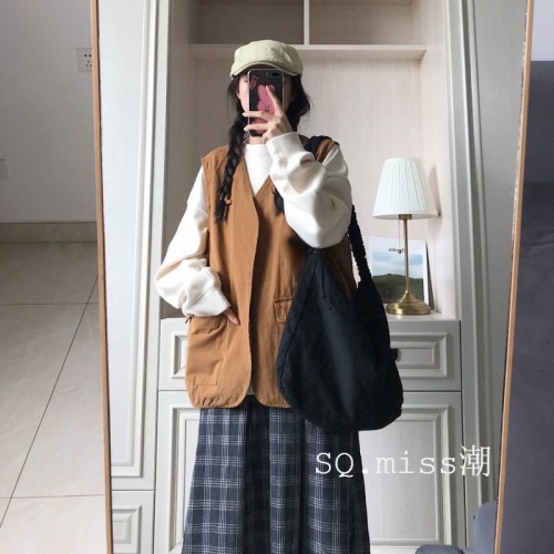Three-piece retro work vest coat + solid color sweater + plaid skirt female student spring and autumn suit