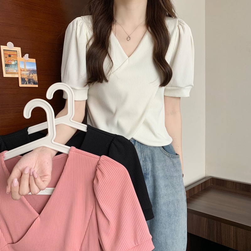 Ice silk short sleeve T-shirt women's summer 2022 new design sense cross V-neck irregular style, versatile and thin