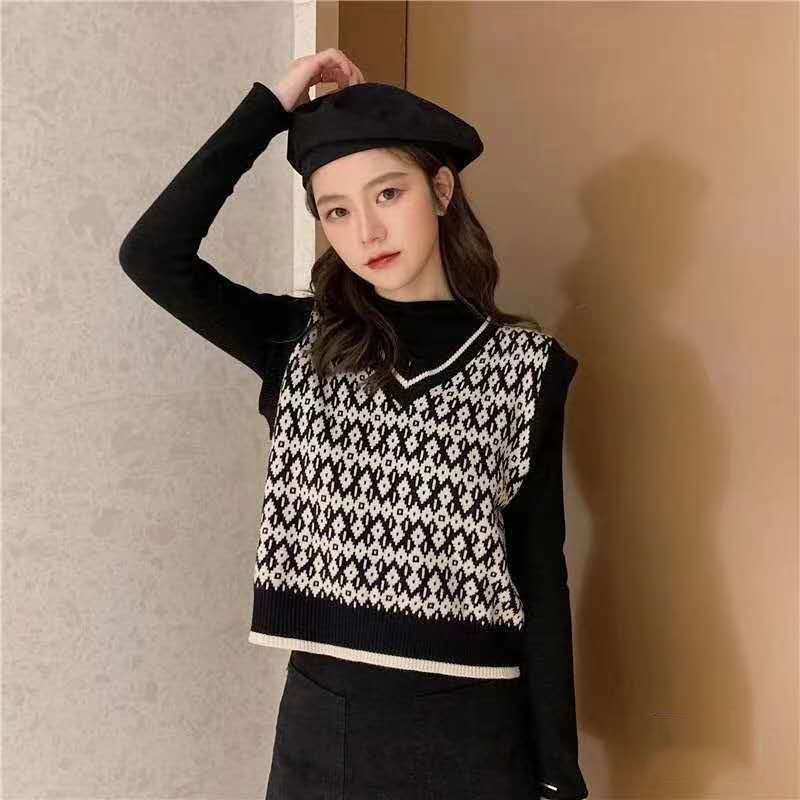 Vest girl 2020 autumn new Korean knitted vest student versatile sleeveless top V-neck color contrast jacket fashion