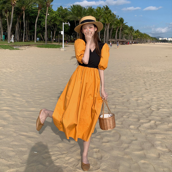 Real shot 2022 Korean design sense contrast color stitching fake two-piece lace up waist closing medium length dress women
