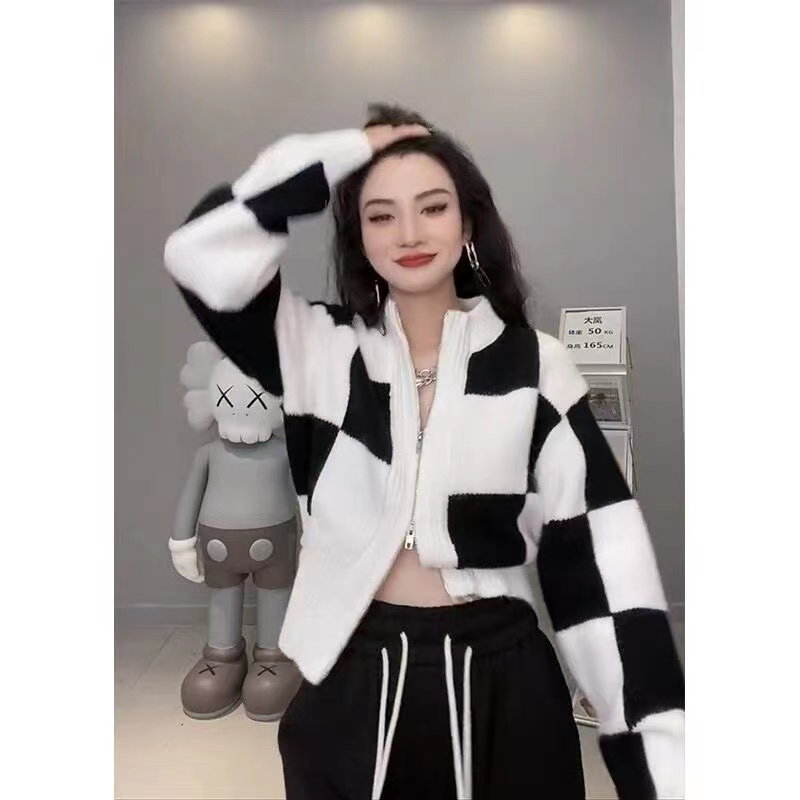 Korean version of the plaid knitted sweater women's body zipper stand collar long-sleeved small cardigan jacket autumn and winter new sweater top
