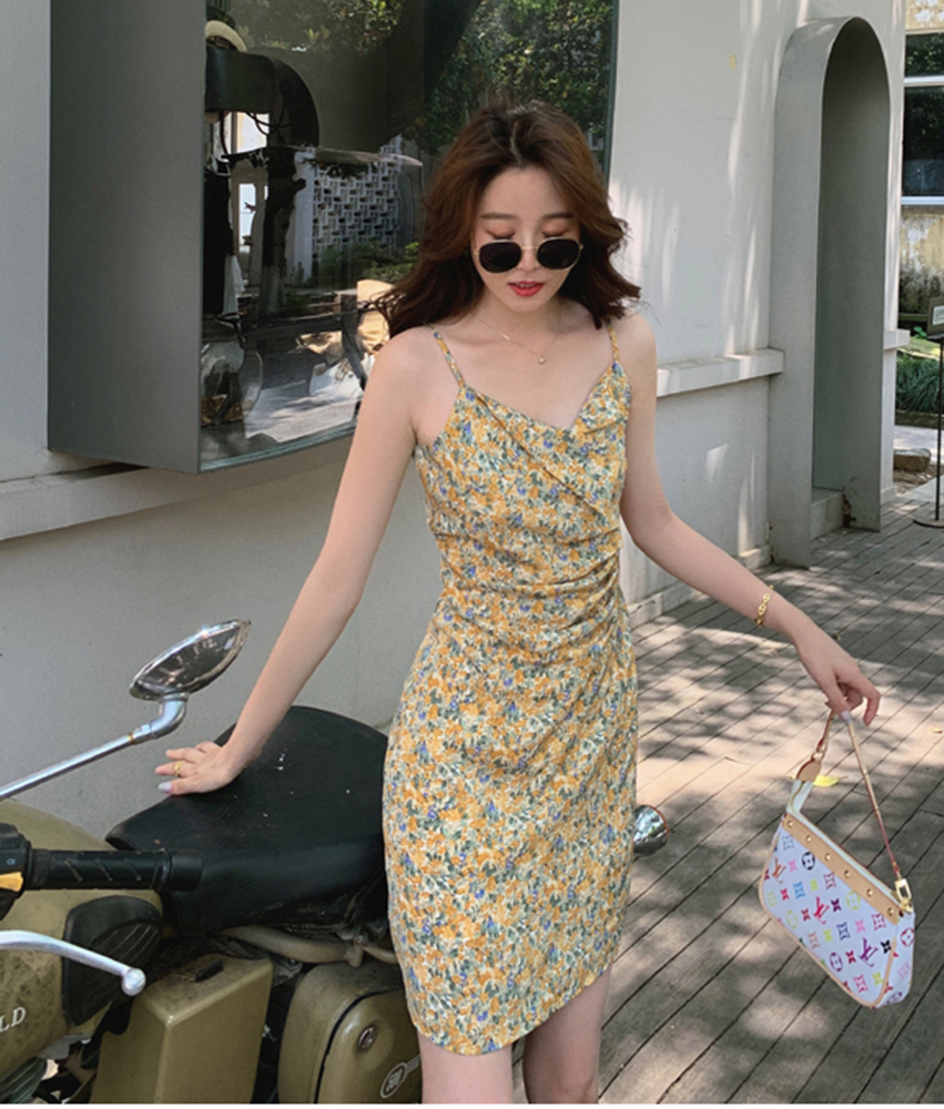 Real shot 2022 summer new broken flower Platycodon grandiflorum dress female Hepburn V-neck French Vintage suspender skirt