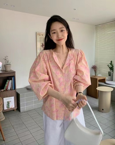 Korean small fresh color lazy wind round neck back v design loose long-sleeved shirt sunscreen shirt