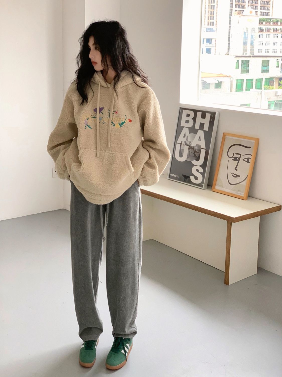 Lamb wool sweatshirt women's autumn and winter new design niche loose slim hooded jacket top thickened warm and trendy