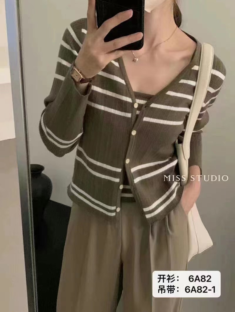 Striped knitted suspender cardigan two-piece set 2022 autumn new slim short Korean version all-match top suit women
