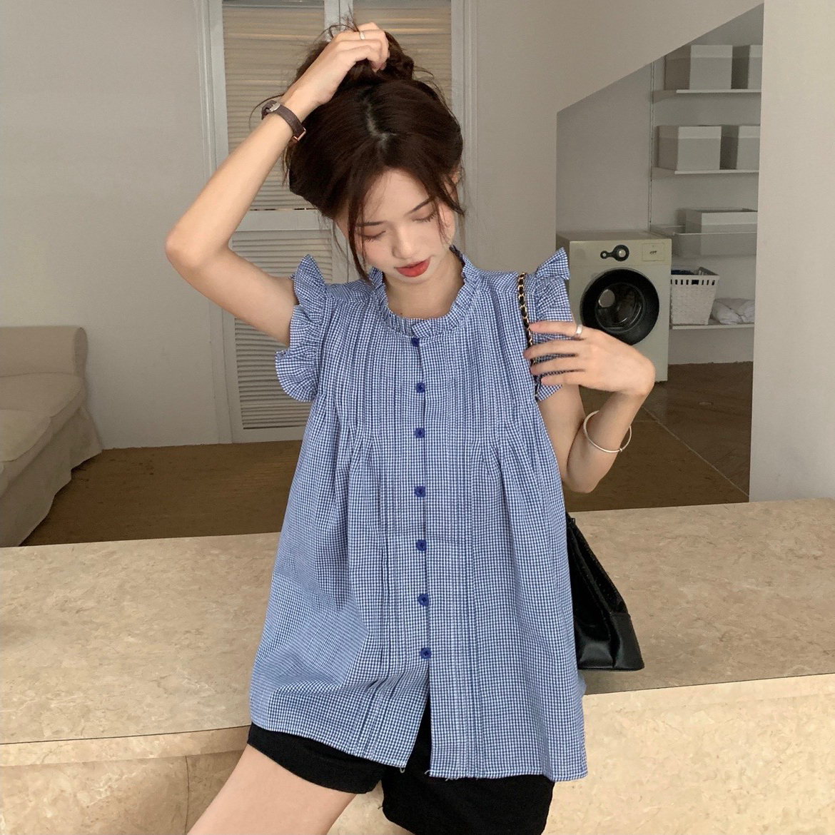 Plaid small flying sleeve shirt top Ms. Xia high sense of chic beautiful small shirt white chic French doll shirt