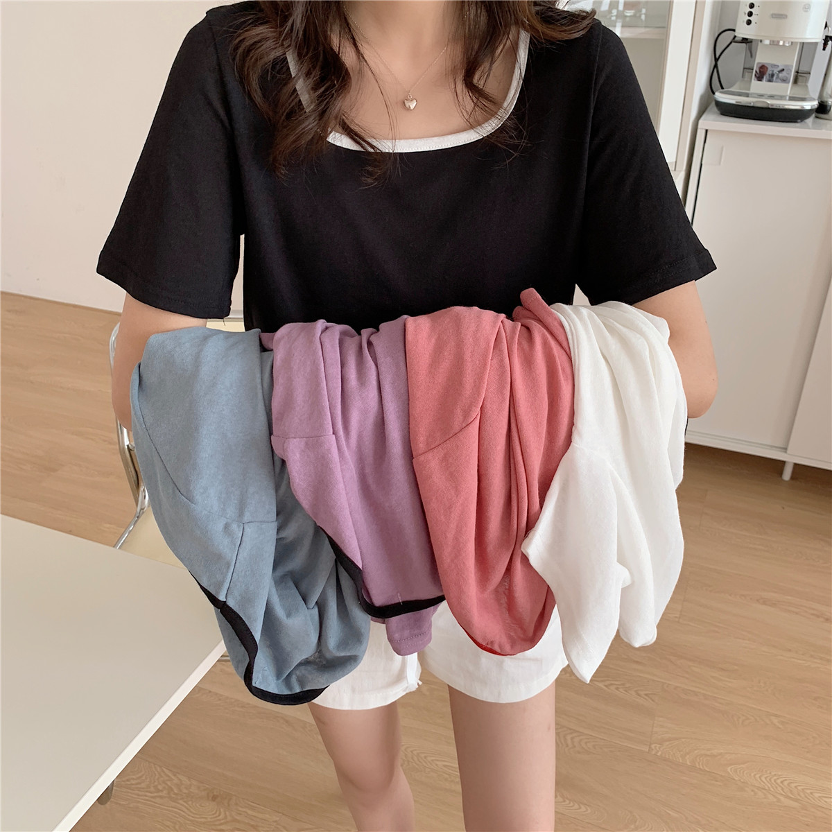 Real shot clavicle color contrast square collar top net red super fire Korean loose short sleeve t-shirt female
