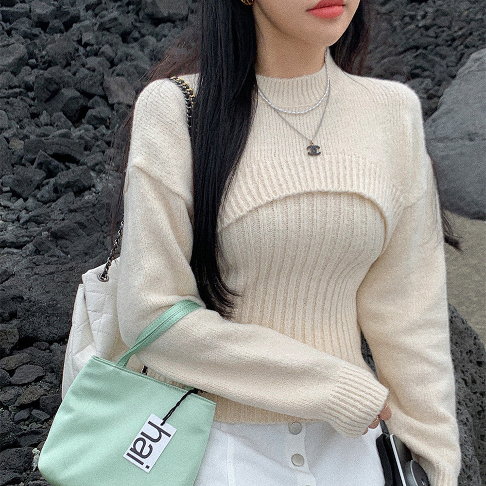 South Korea's Dongdaemun 2022 autumn and winter new design niche knitted vest round neck long-sleeved blouse two-piece women's