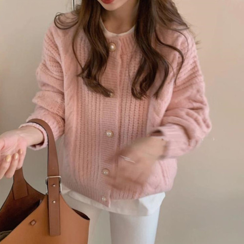 Korean gentle Mahua sweater women's 2021 spring dress new loose lazy soft waxy temperament knitted cardigan coat fashion