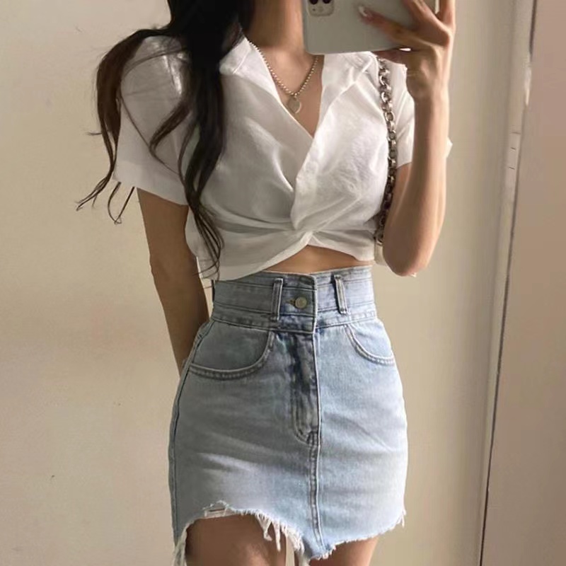 White short V-neck shirt women's summer 2022 new style bubble sleeve waist top foreign style short sleeve shirt