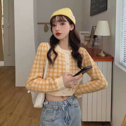 Short slim fit wearing Plaid Long Sleeve Sweater Top Women's 2021 autumn and winter new sweater cardigan coat