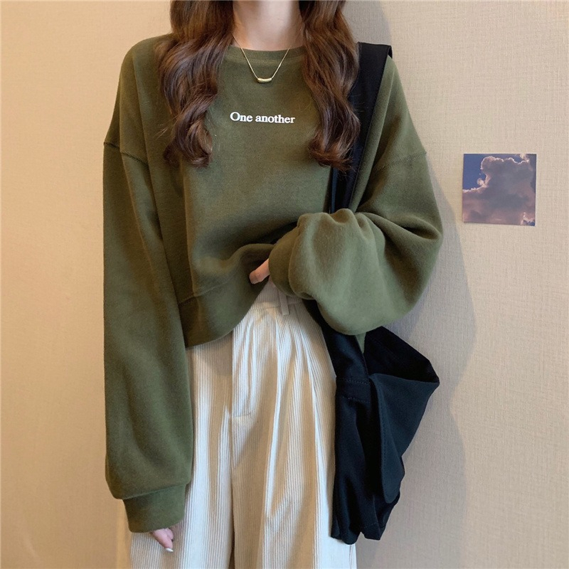 Official picture round neck sweater women's short section small 2022 new early spring and autumn thin section Korean version loose ins top
