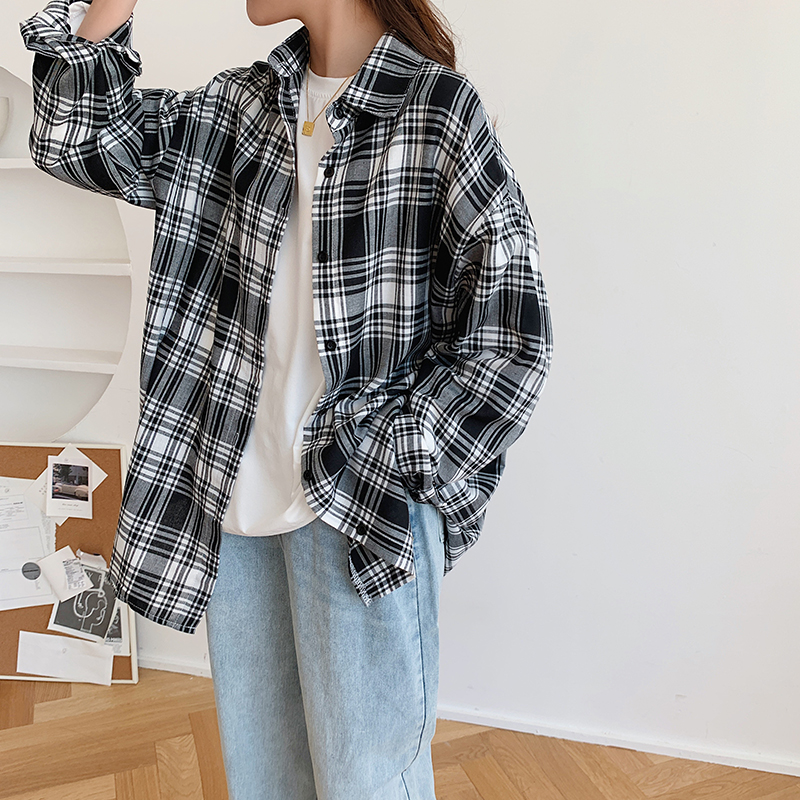 Real shot real price retro Plaid Shirt women's autumn Korean loose, versatile and slim casual Long Sleeve Shirt