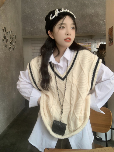 Real shot real price college style V-neck color contrast knitted vest early autumn Korean sweater vest + all-match shirt