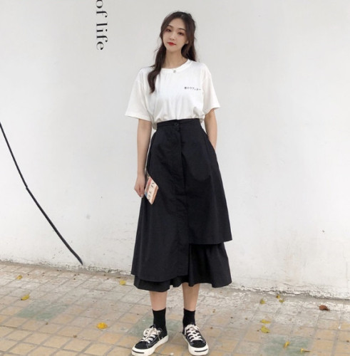 Black and white irregular skirt for women 2020 new Korean version loose high waist thin medium long A-line long skirt