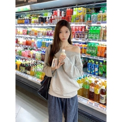 Actual shot of autumn and winter Korean style loose, versatile and lazy one-line collar raglan off-shoulder long-sleeved T-shirt with inner top