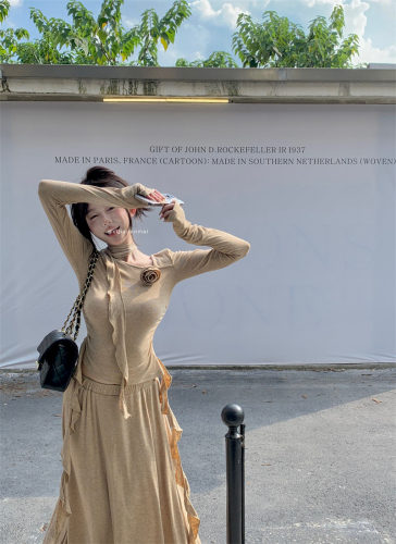 Real shot~Autumn French high-end long-sleeved pleated waist knitted top + half-length skirt two-piece set