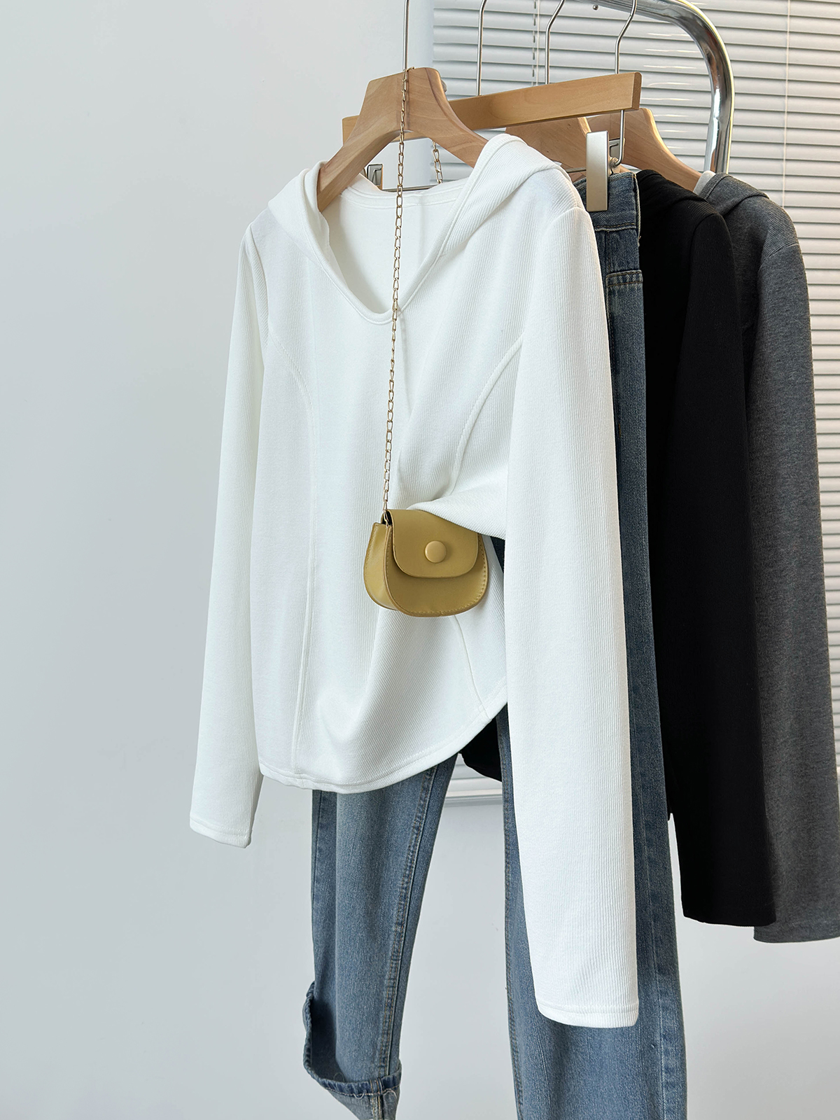 Actual shoot 2024 autumn new plus-size women's slimming V-neck hooded long-sleeved top