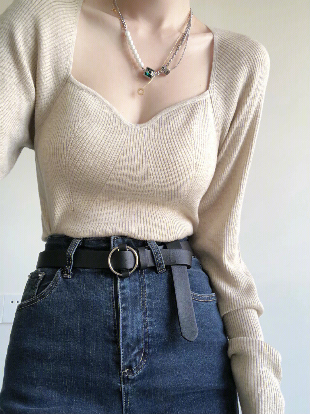 Square collar bottoming shirt women's inner wear knitted sweater autumn and winter low-necked sweater unique chic hot girl chic long-sleeved top