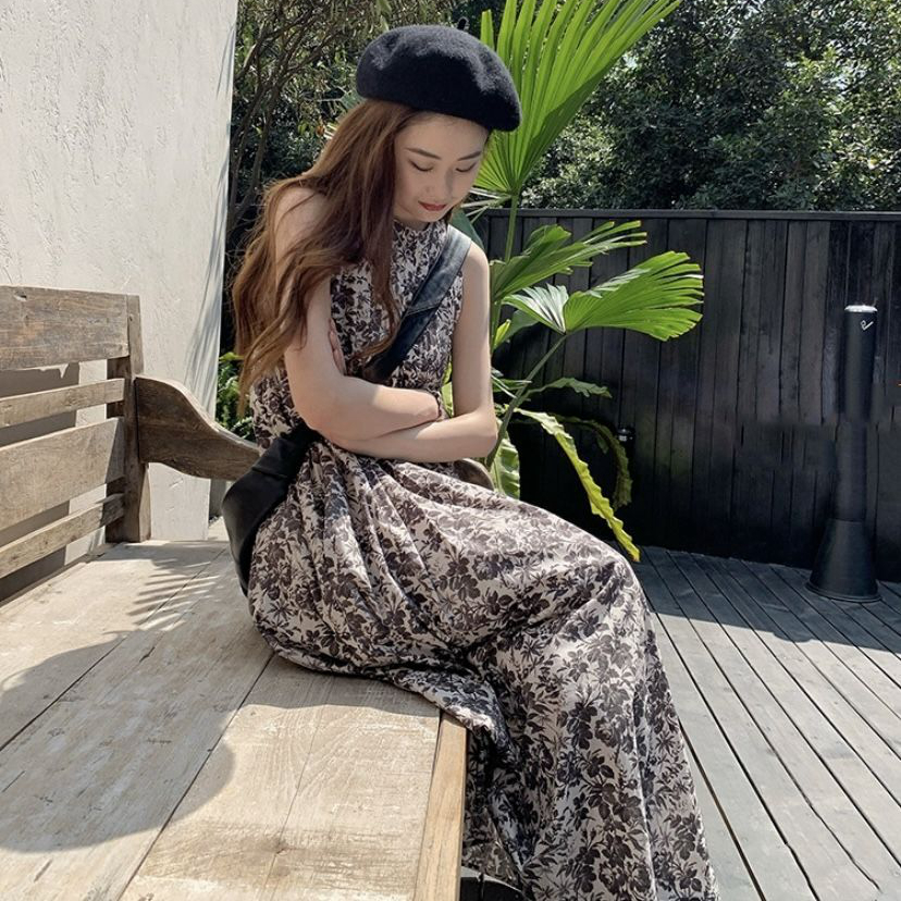 French summer new round neck sleeveless Hepburn style black loose foreign style floral high-end mid-length skirt