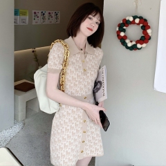 Spring and Autumn New Women's foreign style, age reducing fashion, small fragrance design, camel color knitted dress