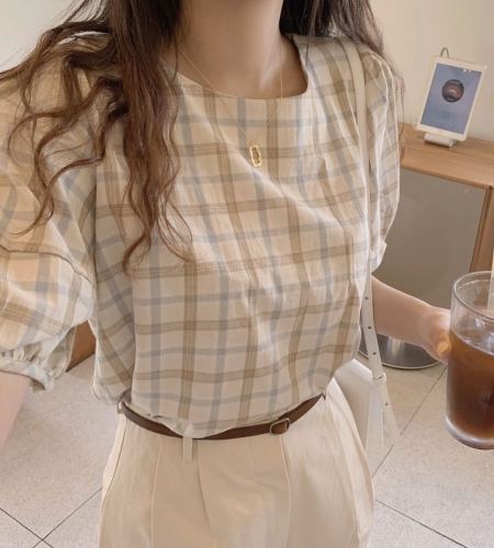 2021 South Korea dongdamen spring and summer new style bubble sleeve top design small majority Shirt Short Sleeve Plaid Shirt female