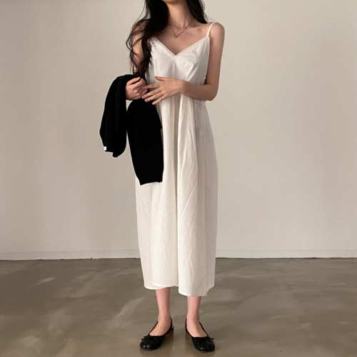 Nett Korean chic design V-neck French long suspender dress for women