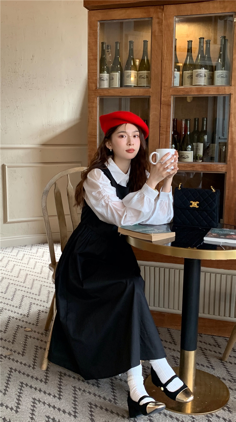 Real shot Retro high-end Hepburn style little black dress vest skirt all-match puff sleeve shirt suit