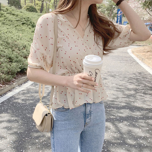2020 spring shirt women's Korean love Print Chiffon Long Sleeve V-neck retro foreign style top women's wear