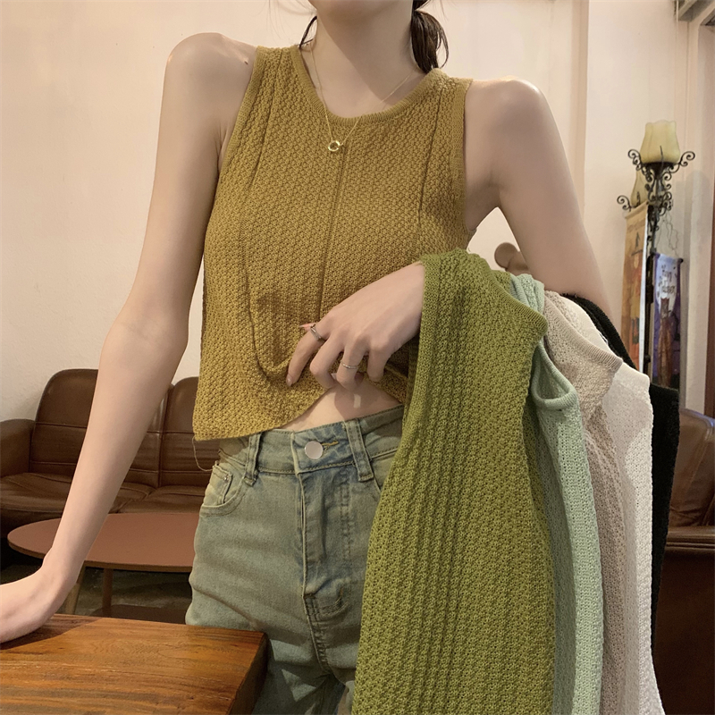 Real shot, real price, new version of Korean style solid color round neck sweater vest suspender