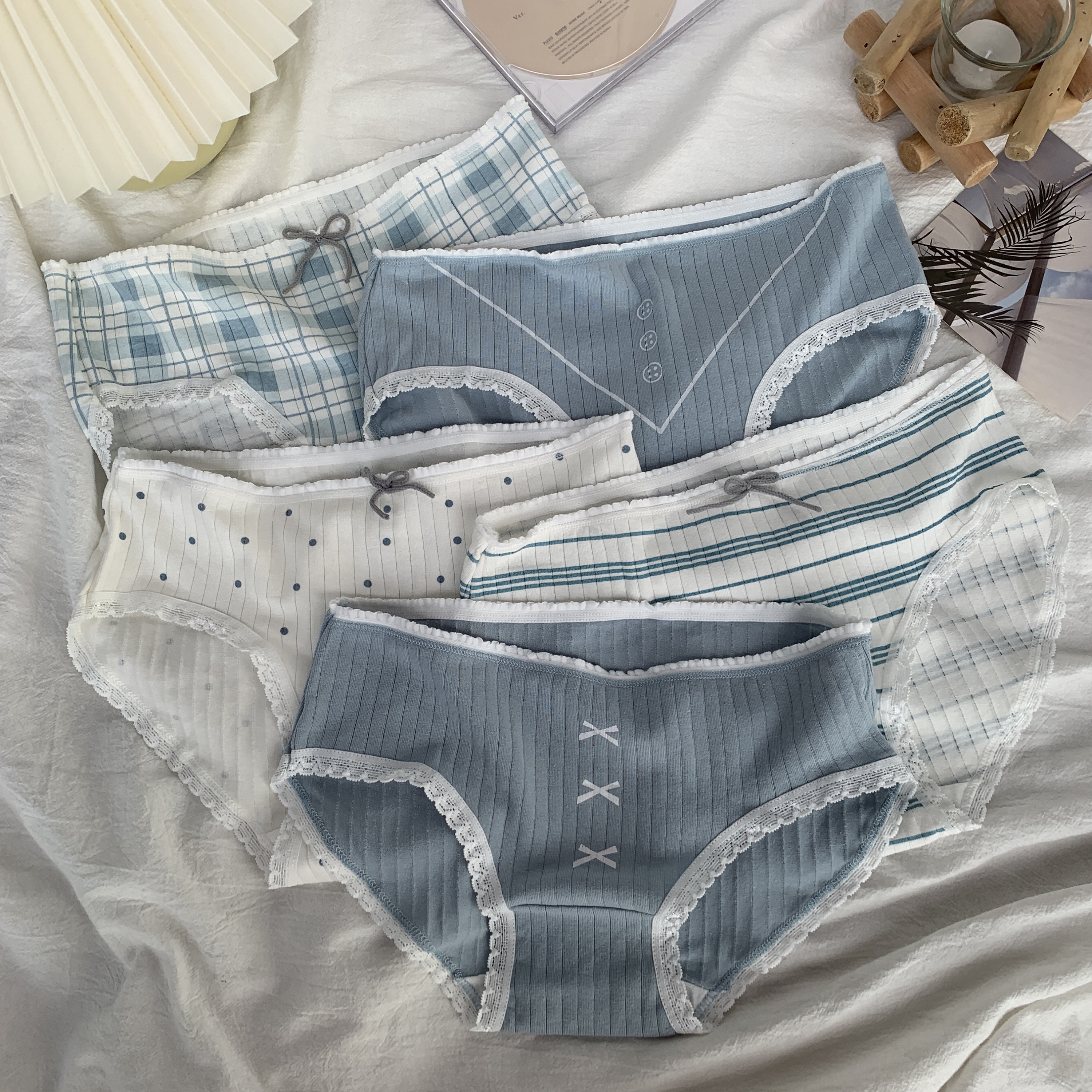 Real price blue and white underwear, cotton medium waist Plaid striped bow Triangle pants, 5 pieces