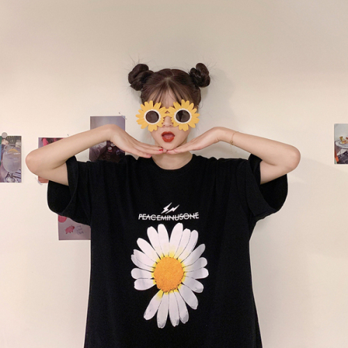 Double milled milk silk Korea fashion printed Daisy short sleeve T-shirt for women