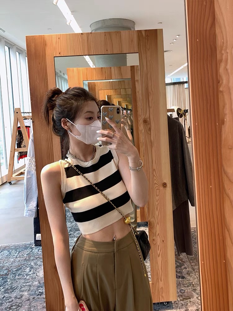 Knitted striped vest female 2023 new slim-fit short round neck sleeveless top CX78011CX03 icy silk
