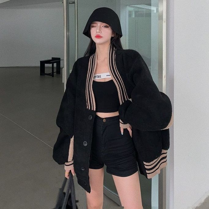 Black baseball suit Hepburn wind woolen coat female autumn and winter versatile Korean version of small medium long style