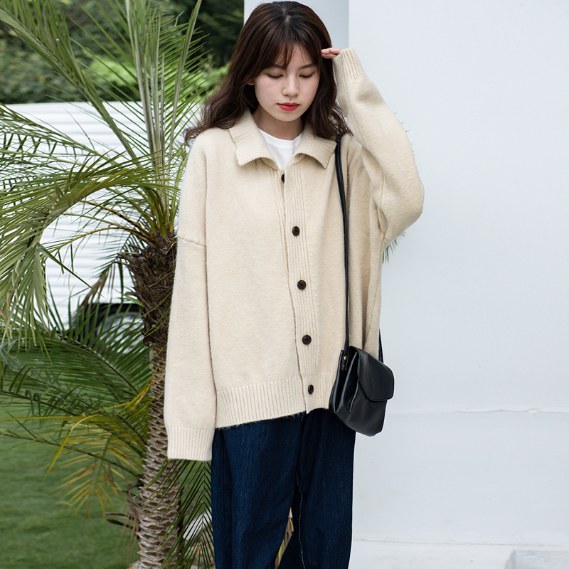 Autumn and winter new Korean version Lapel knitted cardigan with loose collar and versatile long sleeved sweater coat for women