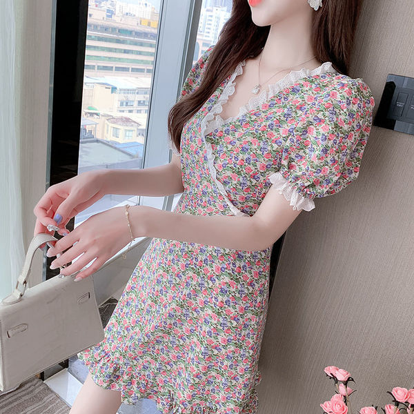 2022 summer new vintage V-neck bubble sleeve floral dress women's French waist closing thin Platycodon skirt