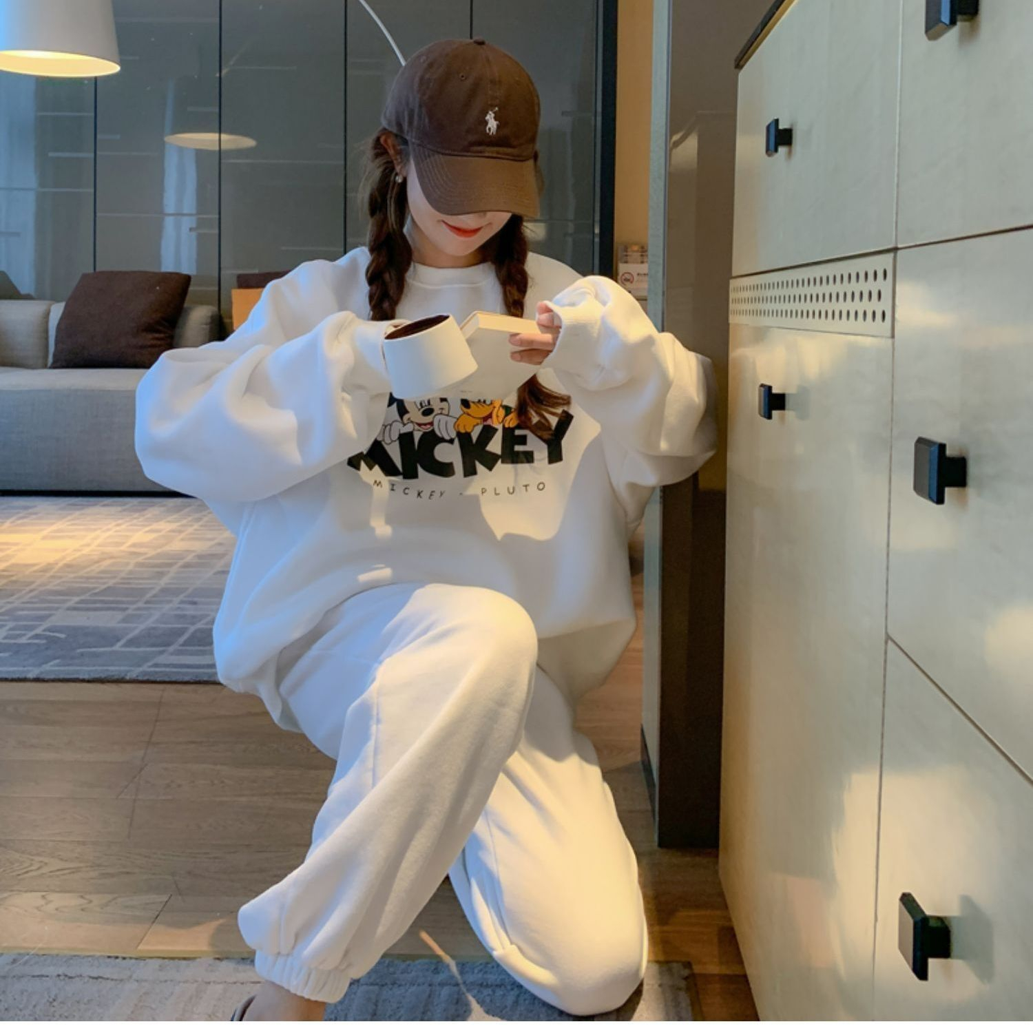 Net red casual sports suit female 2023 spring and autumn Mickey fashion foreign style loose sweater two-piece set