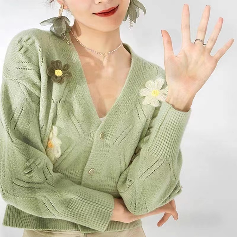 2022 autumn winter V-Neck Sweater women's three-dimensional handmade flower short cardigan sweater jacket thin Fashion Top