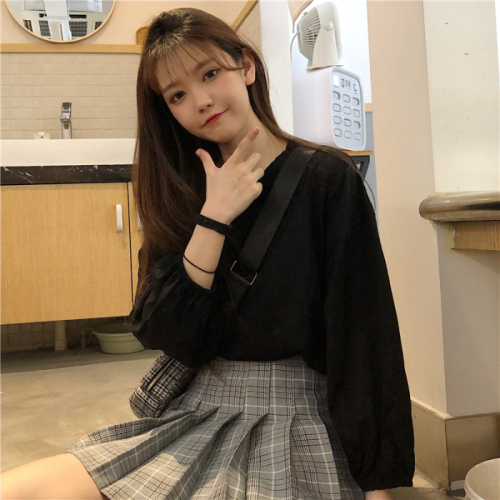 Autumn 2020 new Korean loose round neck versatile Lantern Sleeve White Top long sleeve t-shirt female student ins