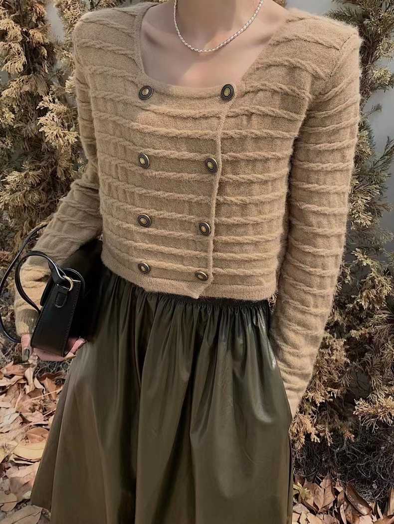 OneFamily French square-neck knitted cardigan women's fashionable design gentle and thin horizontal striped sweater