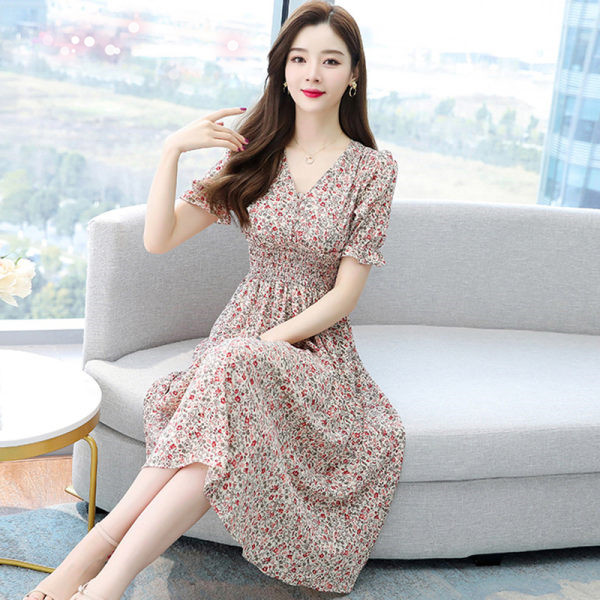 Floral dress women's 2022 new summer dress spring and summer age reduction short sleeve small temperament medium and long skirt
