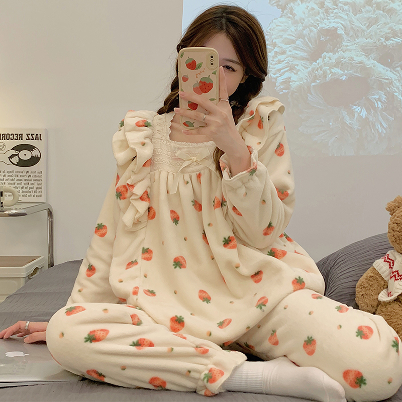 Real shot autumn and winter pajamas set coral velvet princess style court sweet square collar slim thickened thickened plus velvet