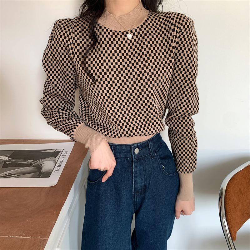 Real shooting real price autumn and winter Korean round neck checkerboard lattice short right angle shoulder design slim knit top