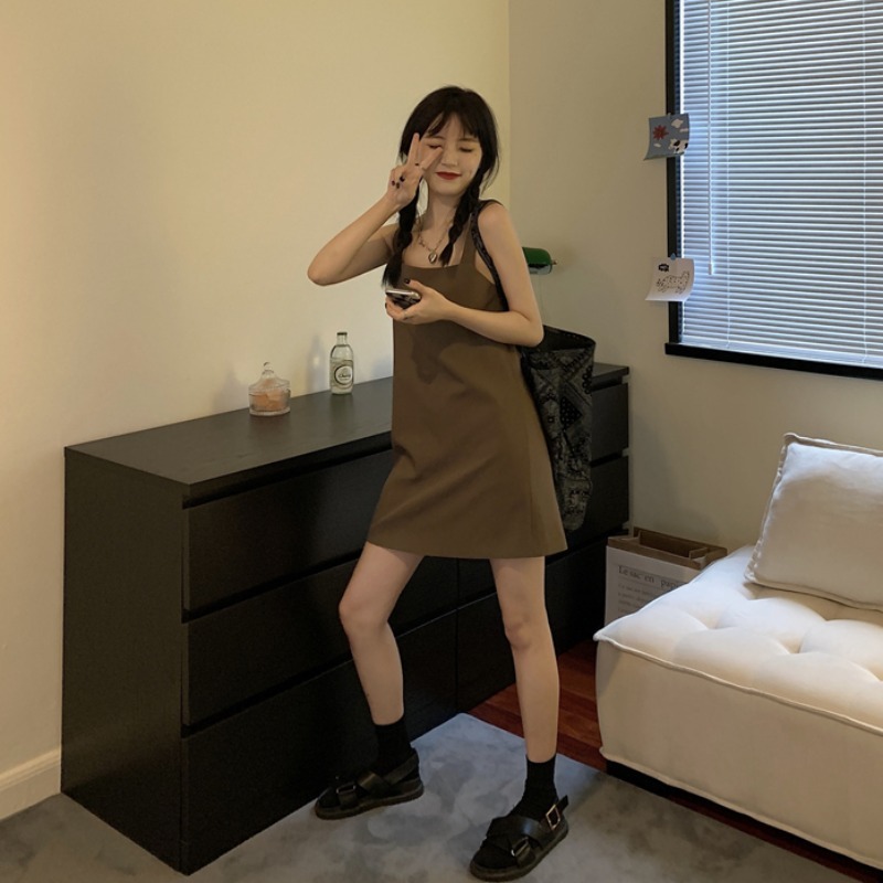 Summer Korean version of the new French retro girl suspender dress women's summer small high temperament skirt