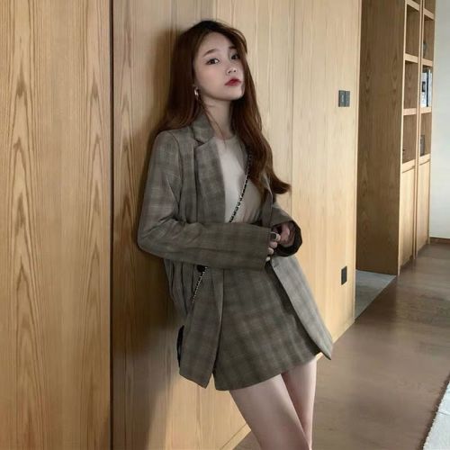 Suit women 2020 spring and autumn new net red small fragrance Korean temperament Plaid suit short skirt two piece suit fashion