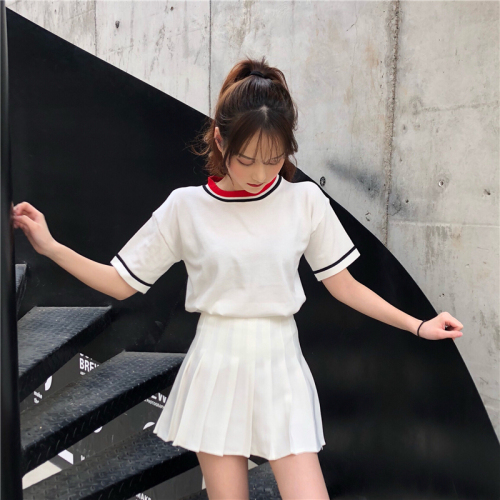 Xieya knitted Red Shirt Short Sleeve Top short skirt hundred pleats matching coat gentle sweater women retro summer