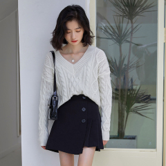 Women's fashion dress with loose, small and easy to wear